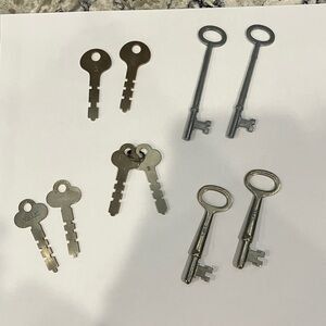 Vintage Skeleton and Barrel Keys Set of 10